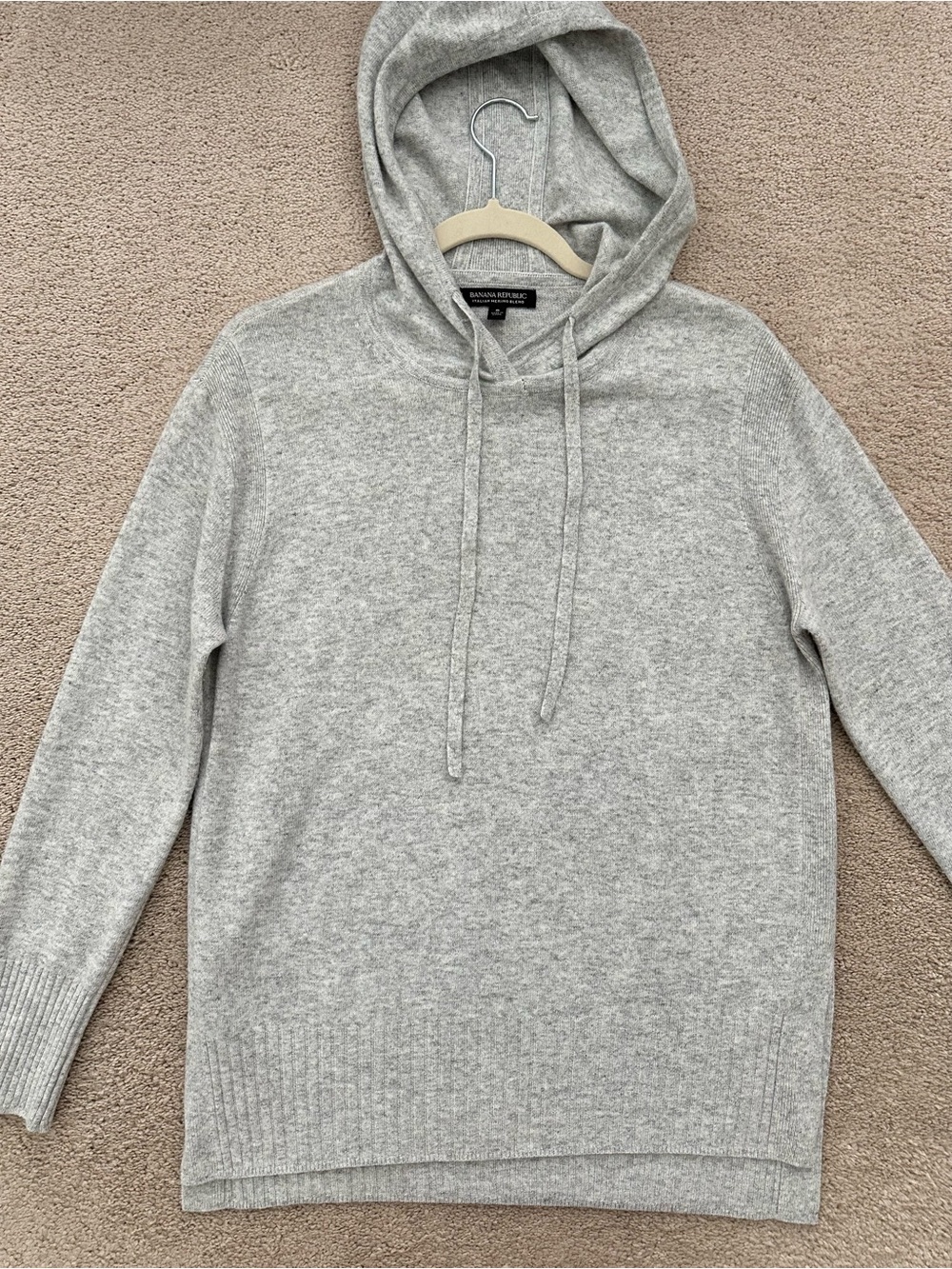 Fall Merino Wool Light Heather Grey Lightweight Hoodie Sweater - Banana Republic - Picture 13 of 17